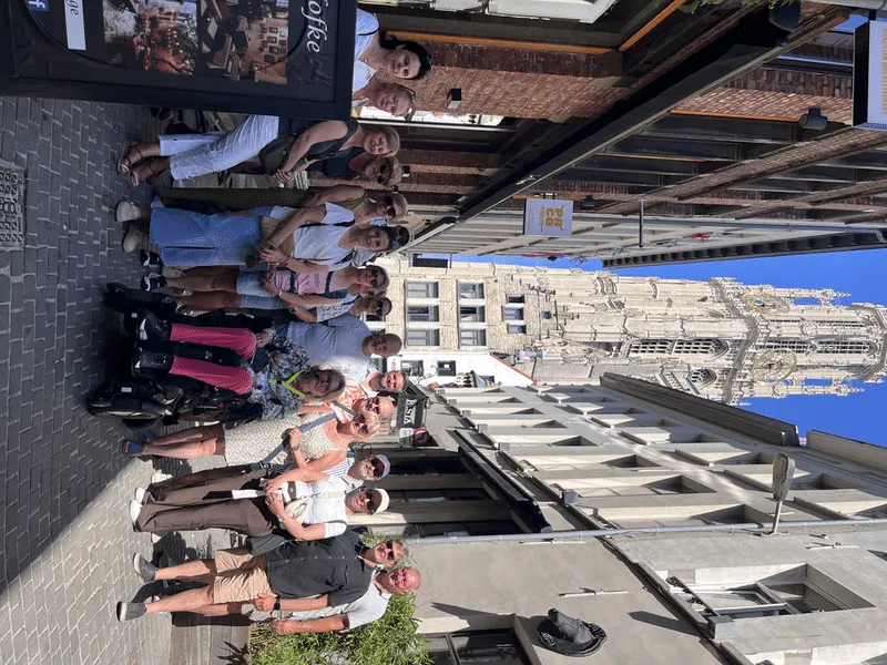 Marie-Hélène op stap met een groep in Antwerpen